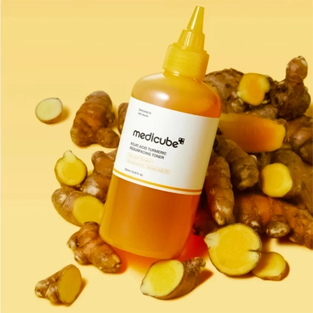 Medicube – Kojic Acid Turmeric Resurfacing Toner – Izgaismojošs Sejas Toniks – 250 ml