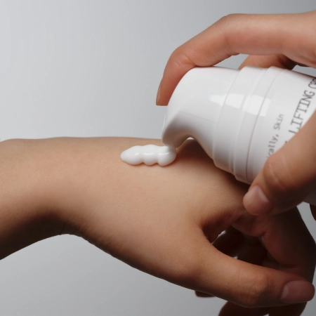 Logically, Skin - Multi-Lifting Cream - Mitrinošs Sejas Krēms ar Peptīdiem - 50ml