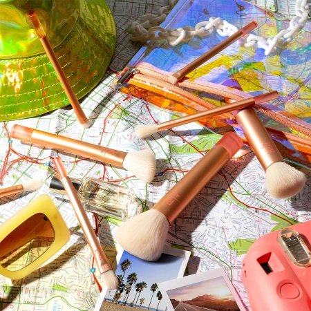 Real Techniques - The Wanderer Travel Brush Kit - Otu Ceļojumu Komplekts ar Kosmētikas Somiņu