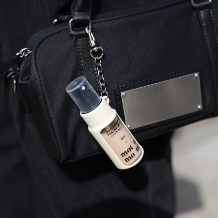 Motomont - Silicone Keyrings+Afternoon Facial Mist - Mitrinoša un Fiksējoša Grima Migliņa ar Futrāli - 20ml+1gab