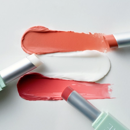 Kaine - Glow Melting Lip Balm - Mitrinošs Lūpu Balzams - #Warm Apricot - 3,7g