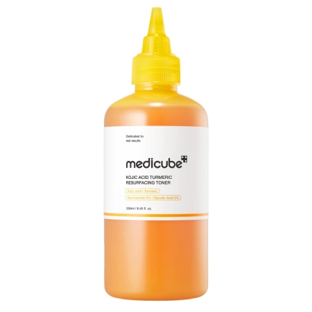 Medicube – Kojic Acid Turmeric Resurfacing Toner – Izgaismojošs Sejas Toniks – 250 ml