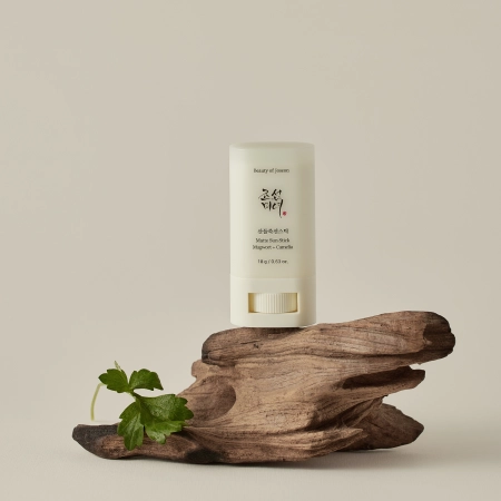 Beauty of Joseon - Matte Sun Stick Mugwort + Camelia SPF50+/PA++++ - Matēts Saules Aizsardzības Zīmulis - 18g