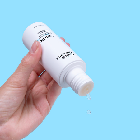 Geek & Gorgeous - Calm Down - Maigs Pīlings Jutīgai Ādai ar Skābēm 4% PHA un BHA - 100ml