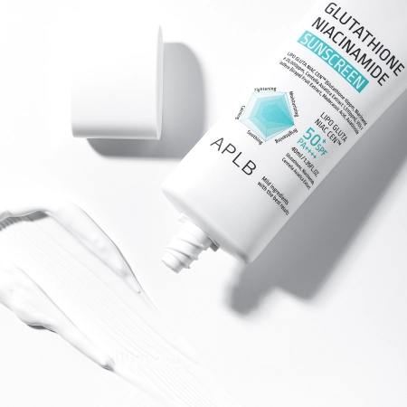 APLB - Glutathione Niacinamide Sunscreen SPF50+ PA++++ - Izgaismojošs Sejas Krēms ar Aizsargfiltru - 40ml